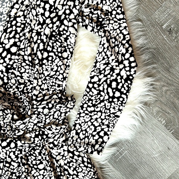 Leopard print, wraparound, summer dress - Picture 3 of 4